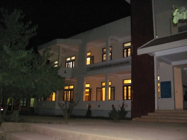 Tất cả các lớp kín học sinh KTX tự học buổi tối